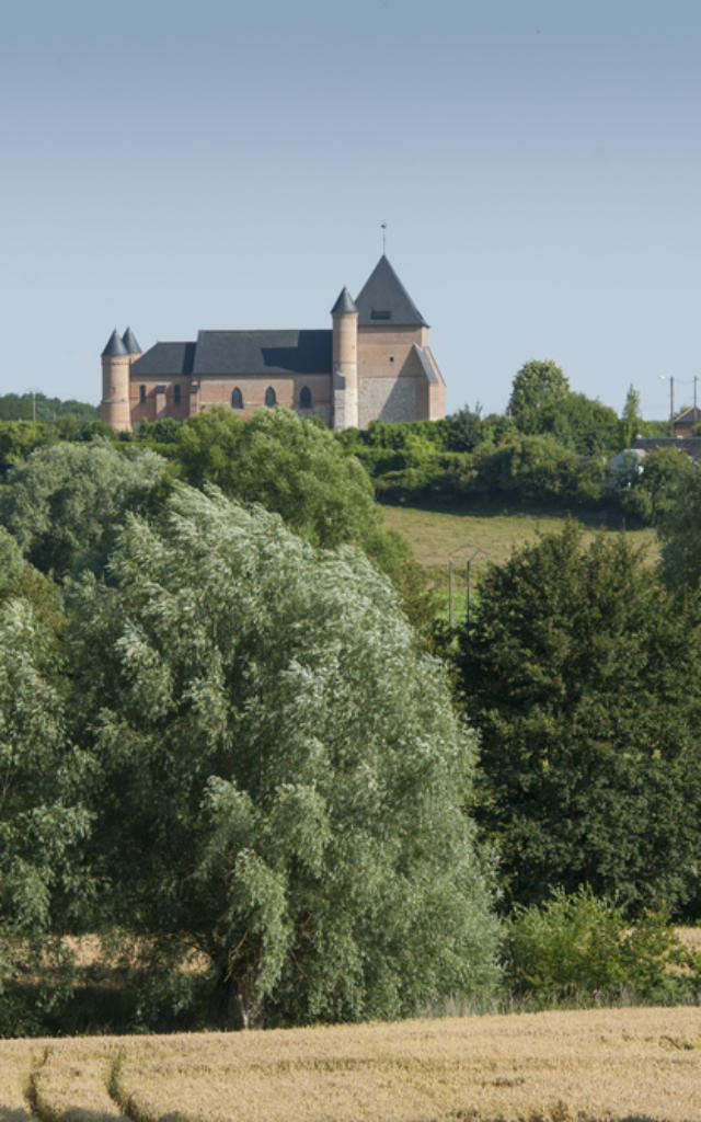 Flavigny Le grand l'eglise fortifiee