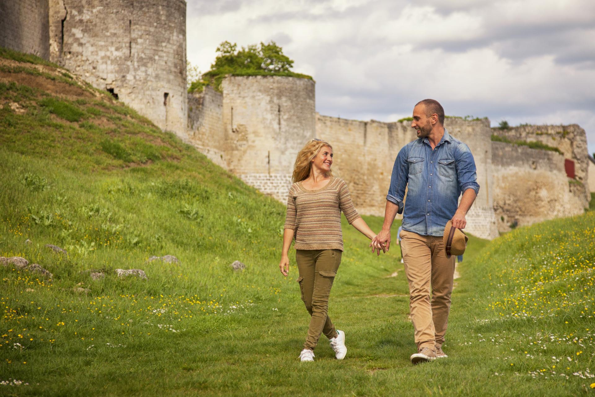 Vestiges Du Château Fort De Coucy Le Château